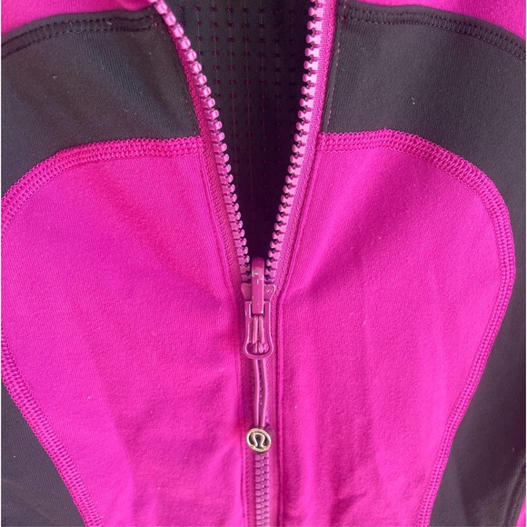 Lululemon - Picture 2 of 5